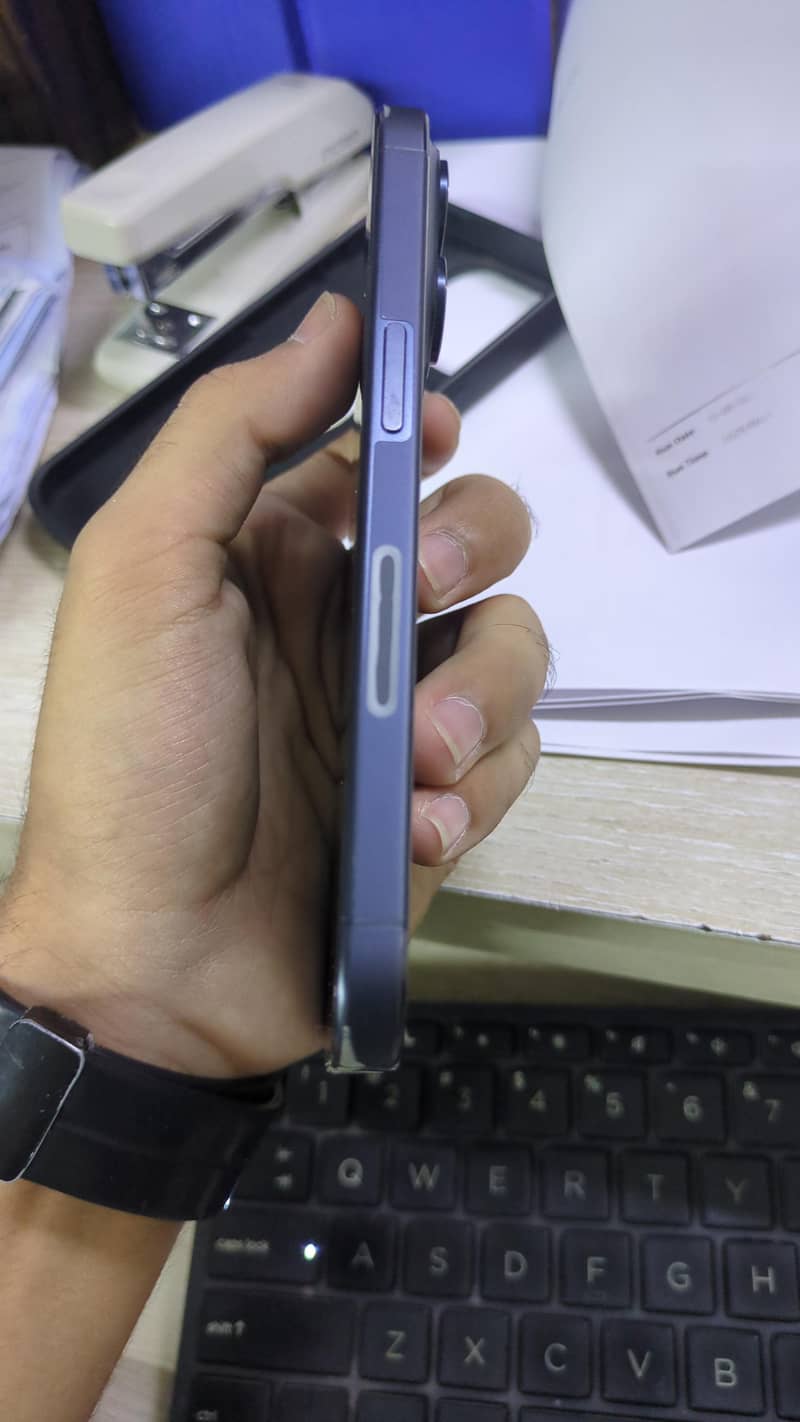 Apple iPhone 15 Pro 3
