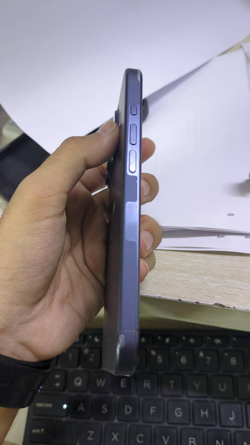 Apple iPhone 15 Pro 4