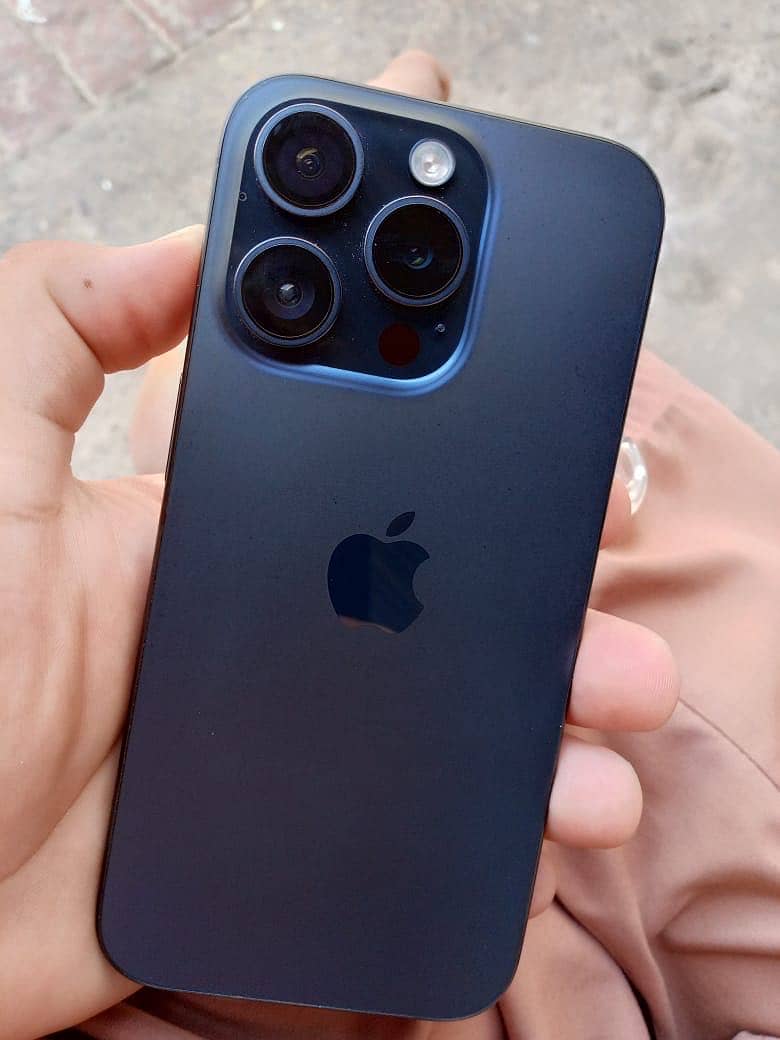 Apple iPhone 15 Pro 2