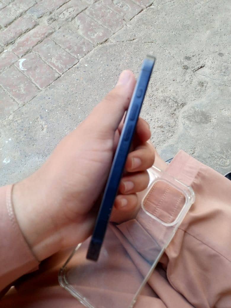 Apple iPhone 15 Pro 6