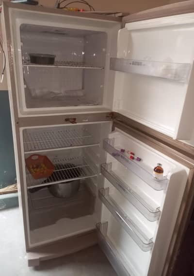 Dawlance LVS Refrigerator – 135V – Used – Good Condition