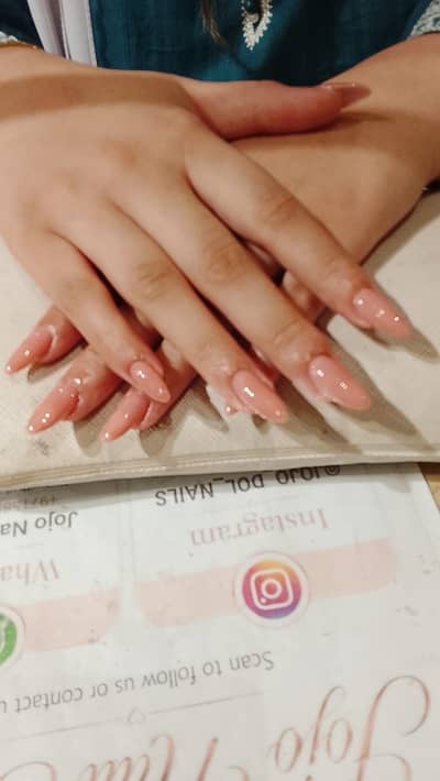 Nail artist &nail technican trainee