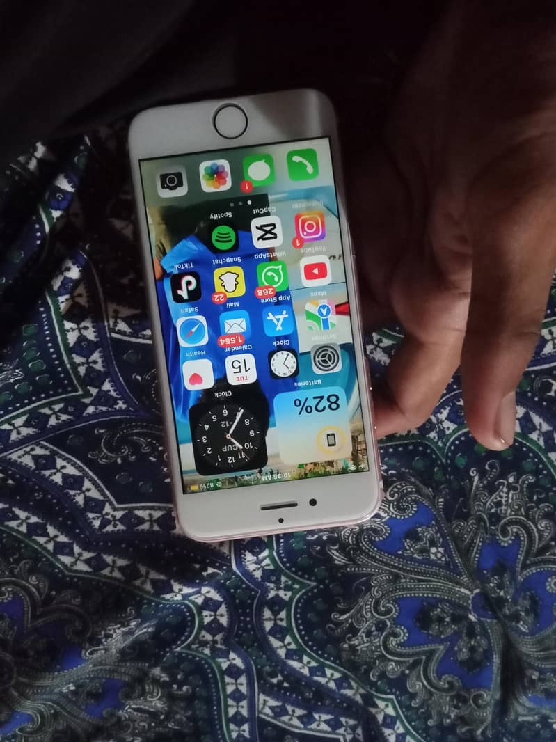 Apple iPhone 7 1