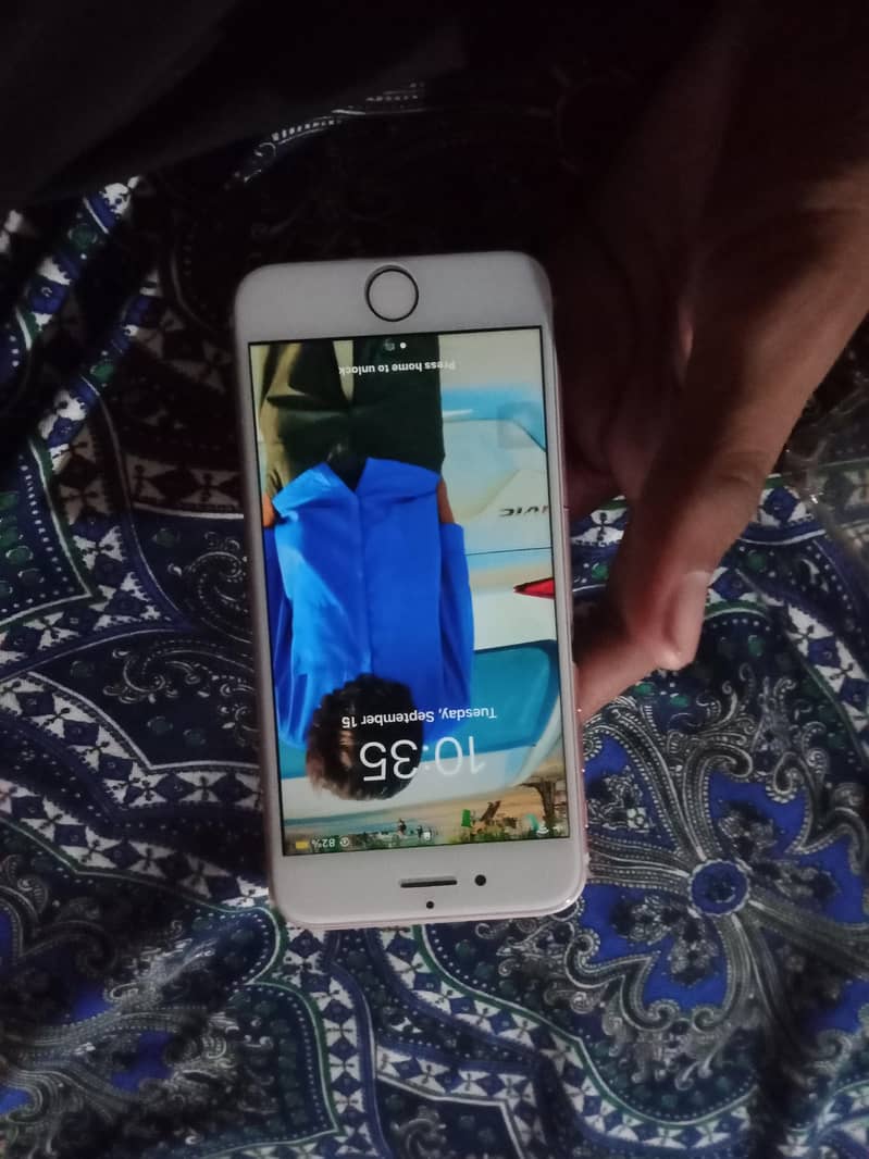 Apple iPhone 7 2