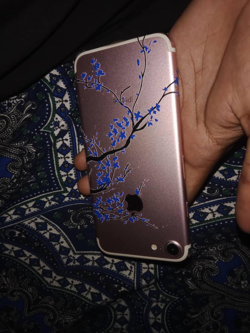Apple iPhone 7 3