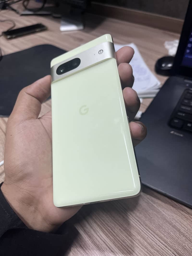 Google Pixel 7 4