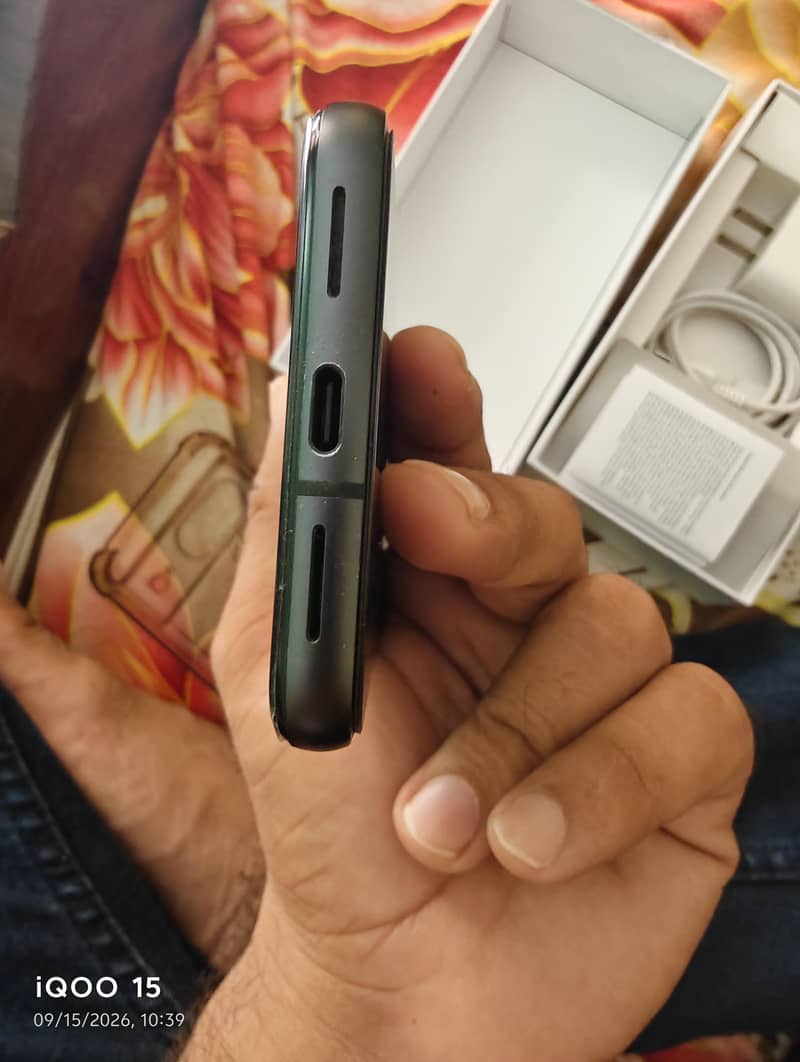Google Pixel 8 5