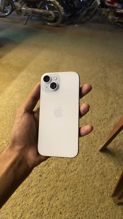 Apple iPhone 15