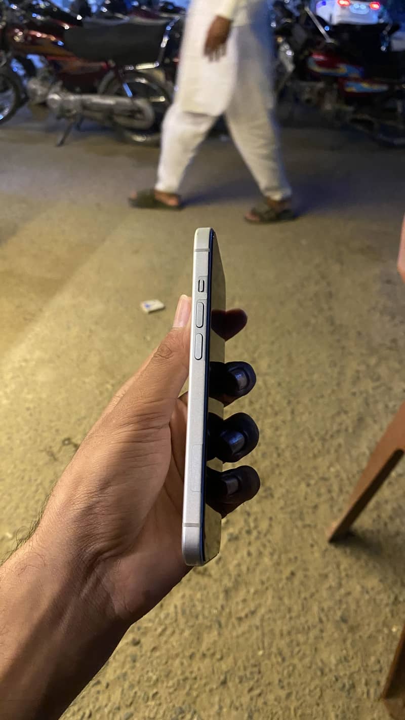 Apple iPhone 15 1