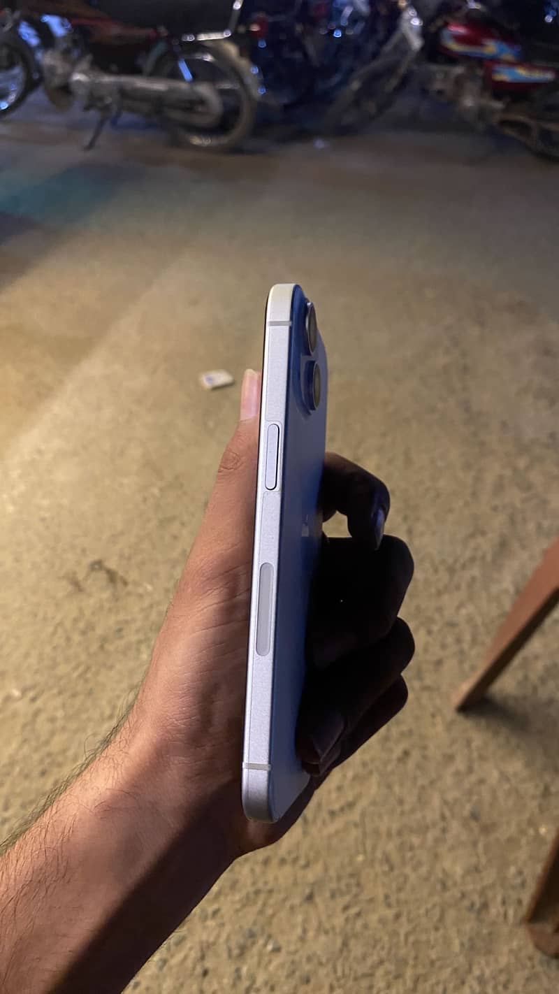 Apple iPhone 15 2