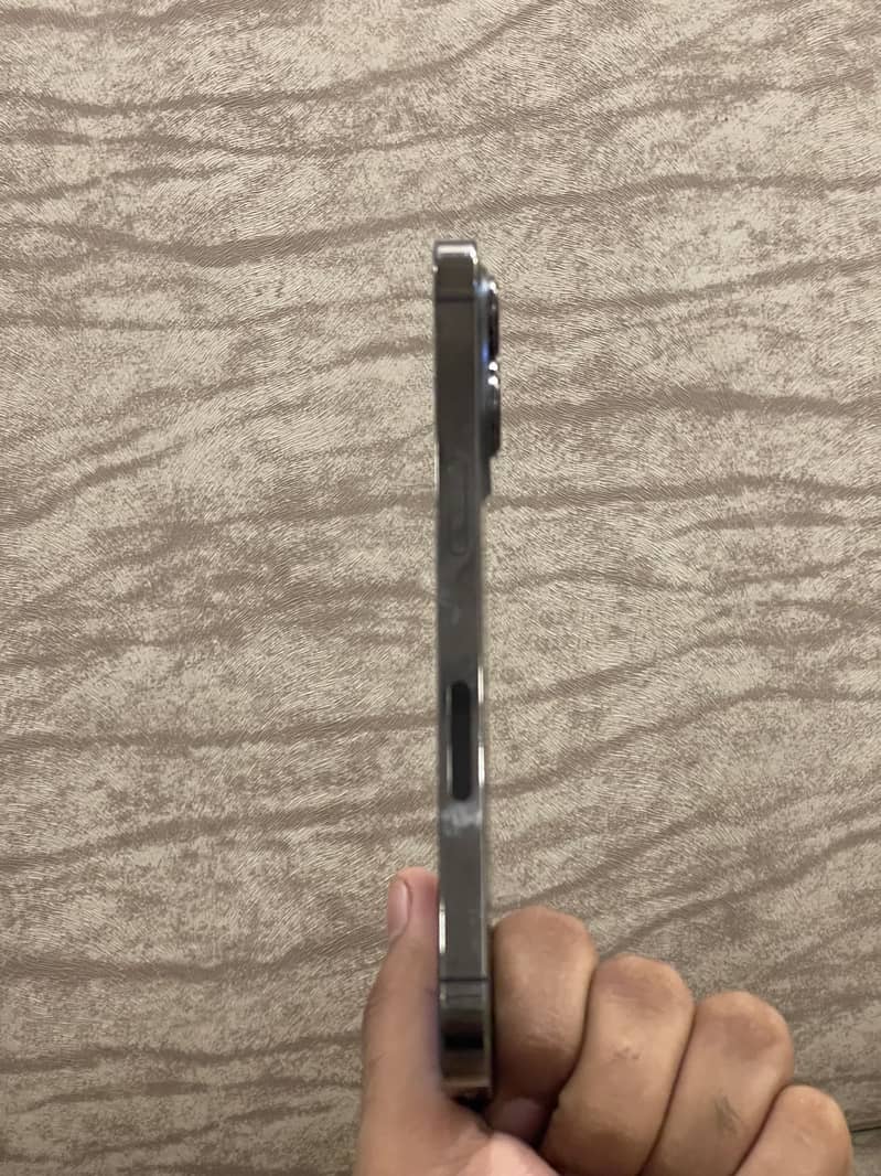Apple iPhone 13 Pro 1