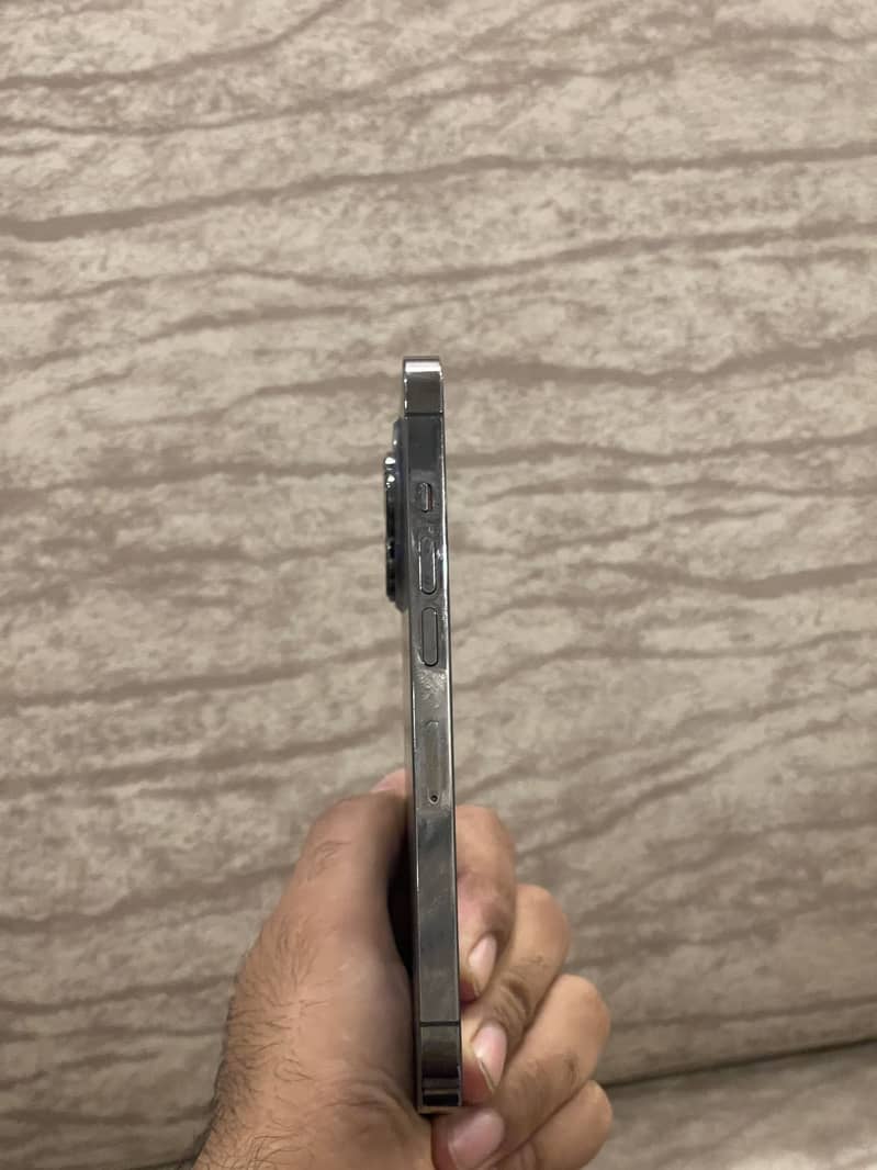 Apple iPhone 13 Pro 4