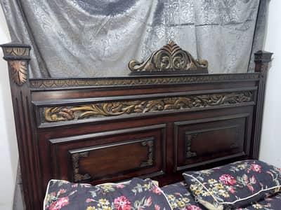 Dubel bed +mattress +side table+ 5 seater sofy