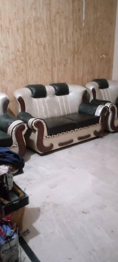 sofa set wood condition