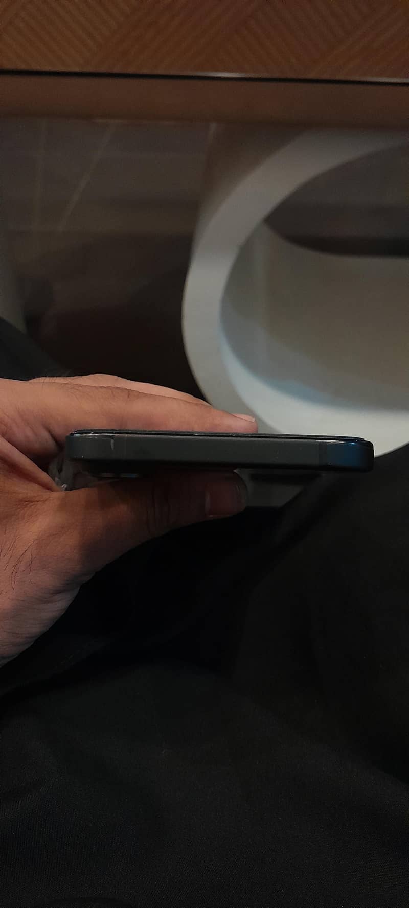Apple iPhone 16 Plus 6