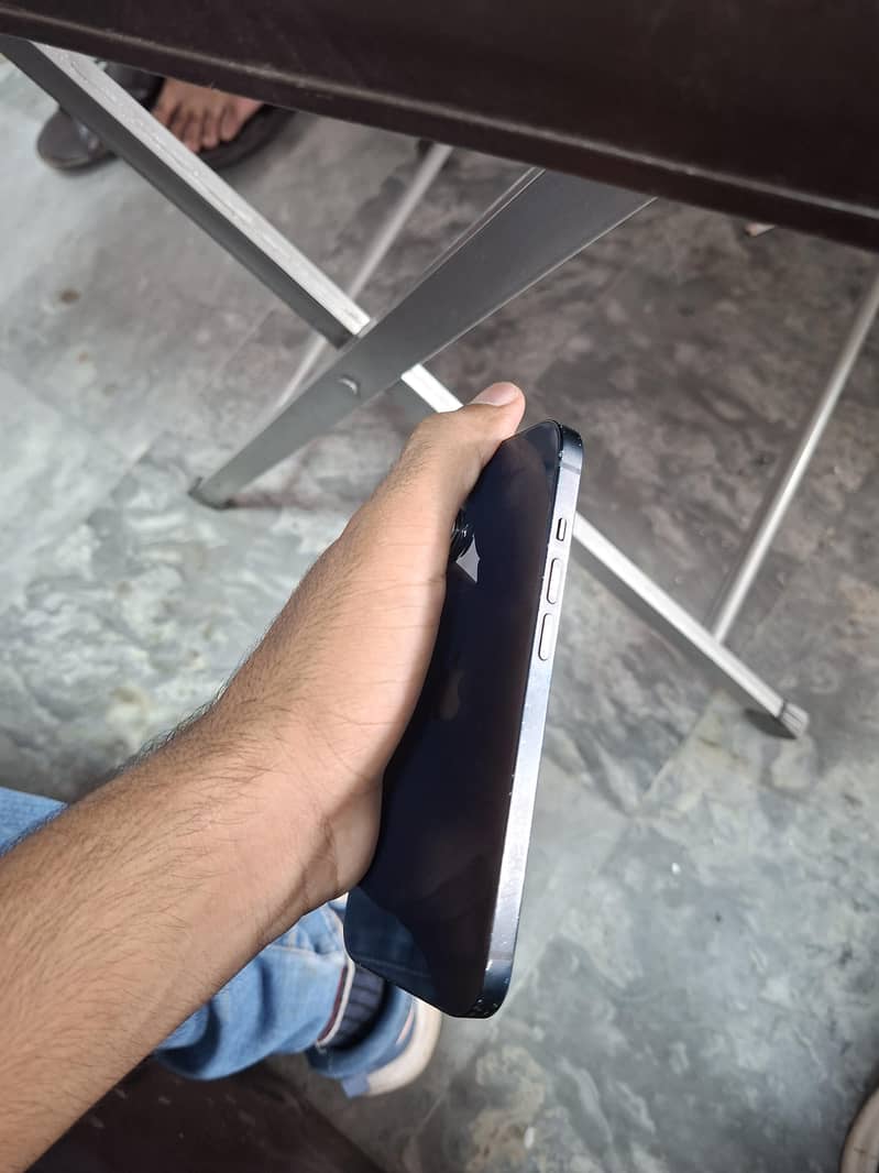 Apple iPhone 14 2
