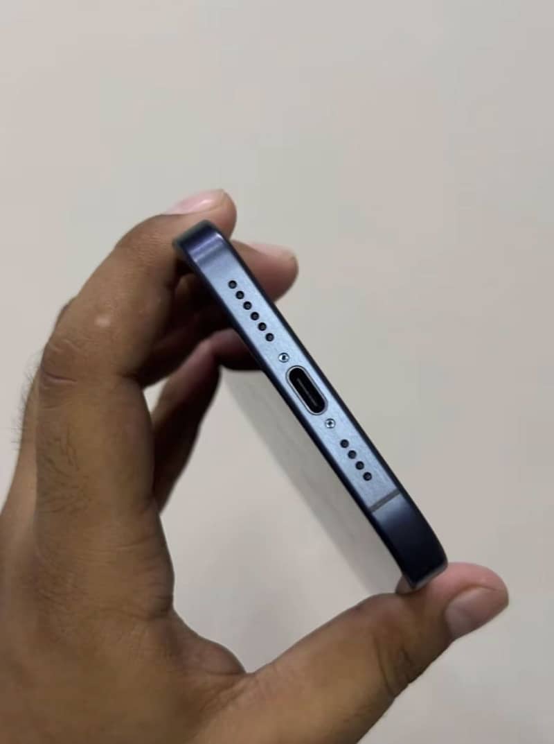 Apple iPhone 15 Pro Max 0