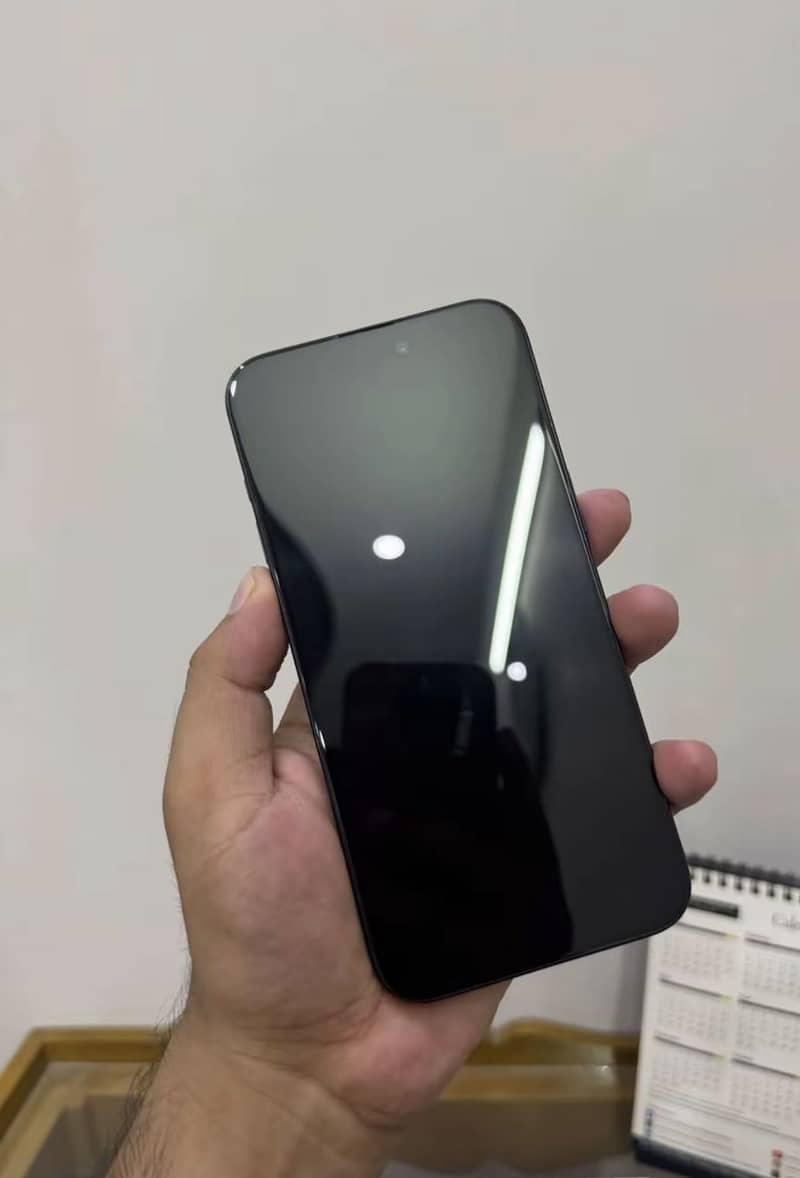 Apple iPhone 15 Pro Max 1
