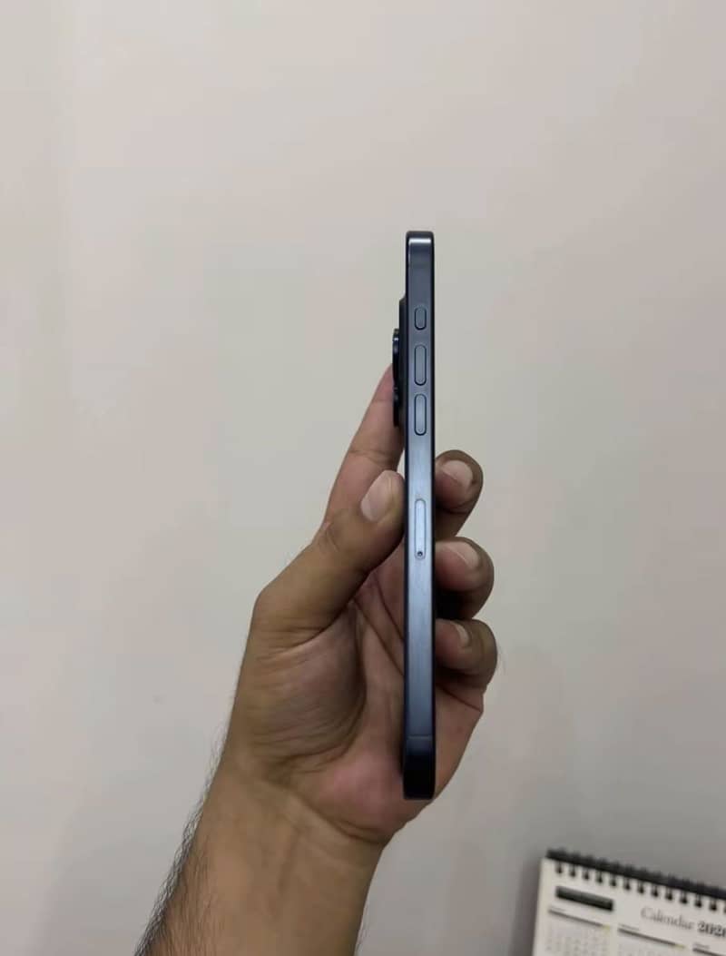 Apple iPhone 15 Pro Max 3
