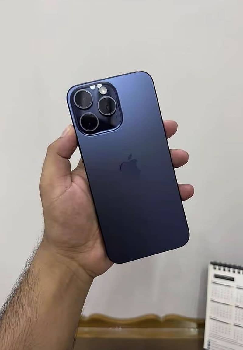 Apple iPhone 15 Pro Max 4