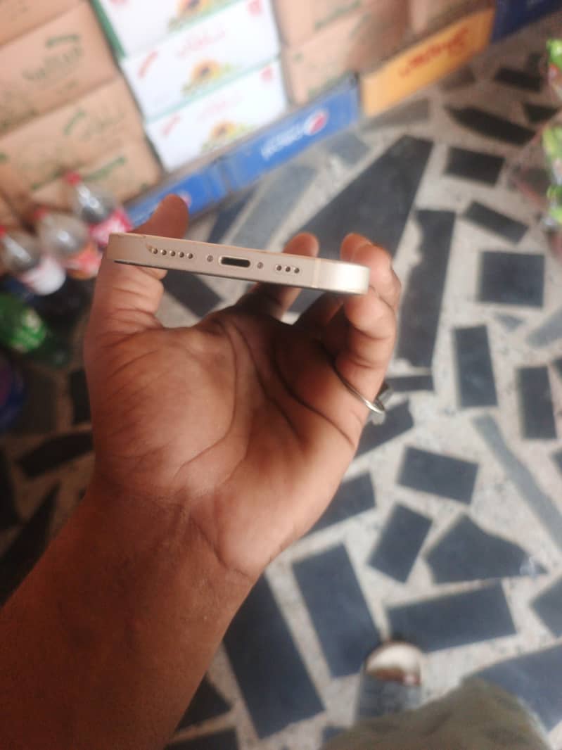 Apple iPhone 12 3