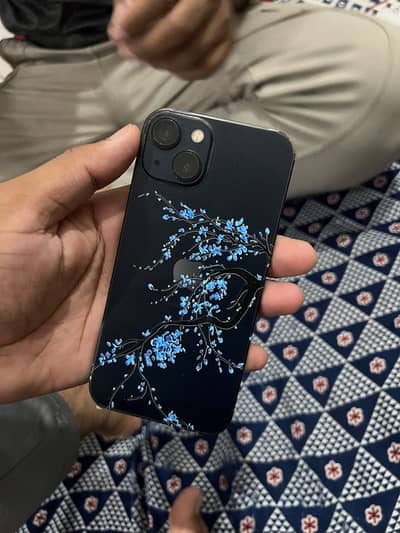 Apple iPhone 13
