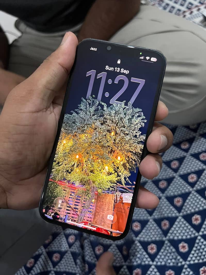 Apple iPhone 13 1