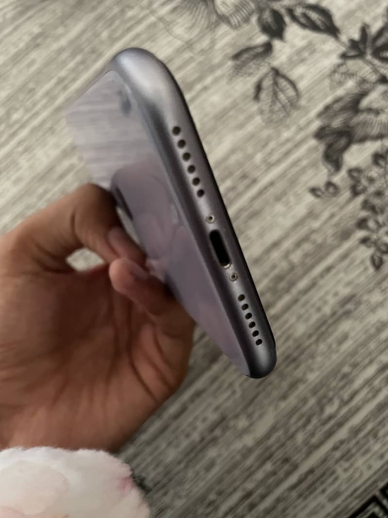 Apple iPhone 11 3