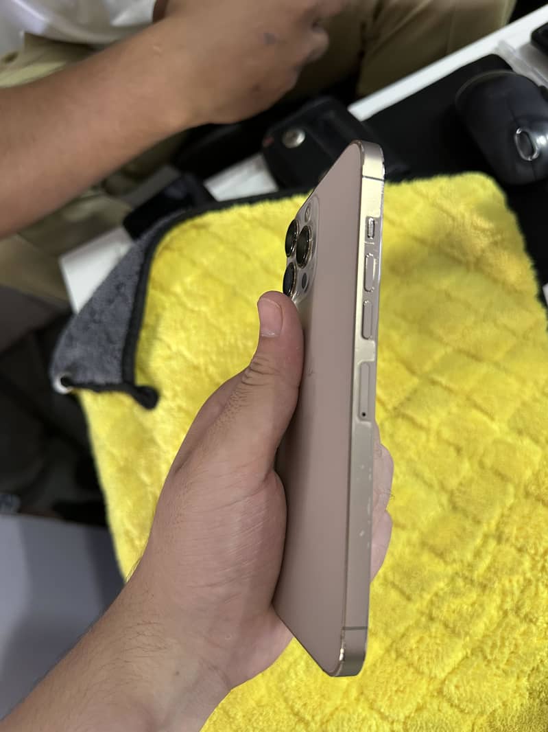 Apple iPhone 13 Pro Max 1