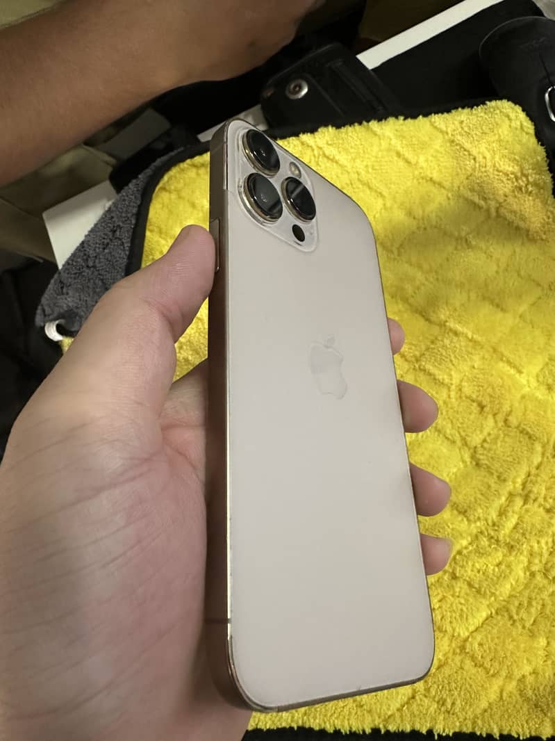Apple iPhone 13 Pro Max 3
