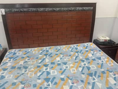 Queen Size Bed with Mattress – Excellent Condition