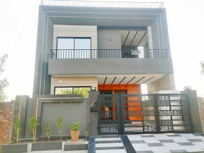 10 Marla Brand New House Available For Sale In Nasheman Iqbal Phase 2 SOCIETY LAHORE  Location Nashman Iqbal Phase2 Society LAHORE Near College Road, Near Valencia Town