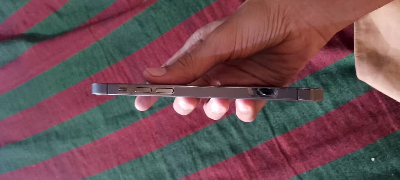 Apple iPhone 12 Pro 2