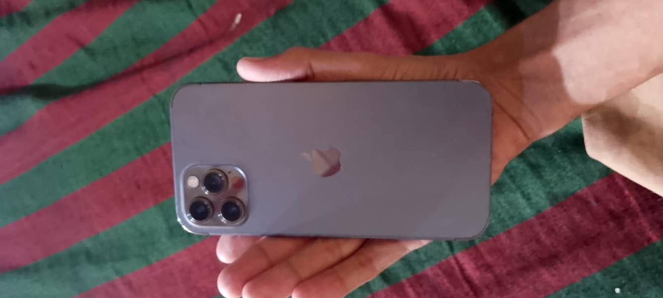 Apple iPhone 12 Pro 3