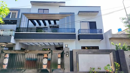 Ideal Prime Location House Is Available For Sale In Lahore