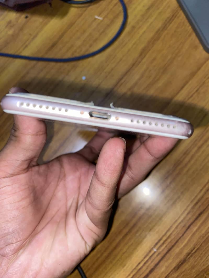 Apple iPhone 7 Plus 1