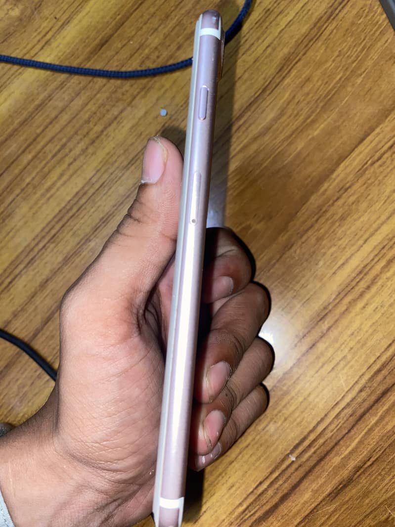 Apple iPhone 7 Plus 4
