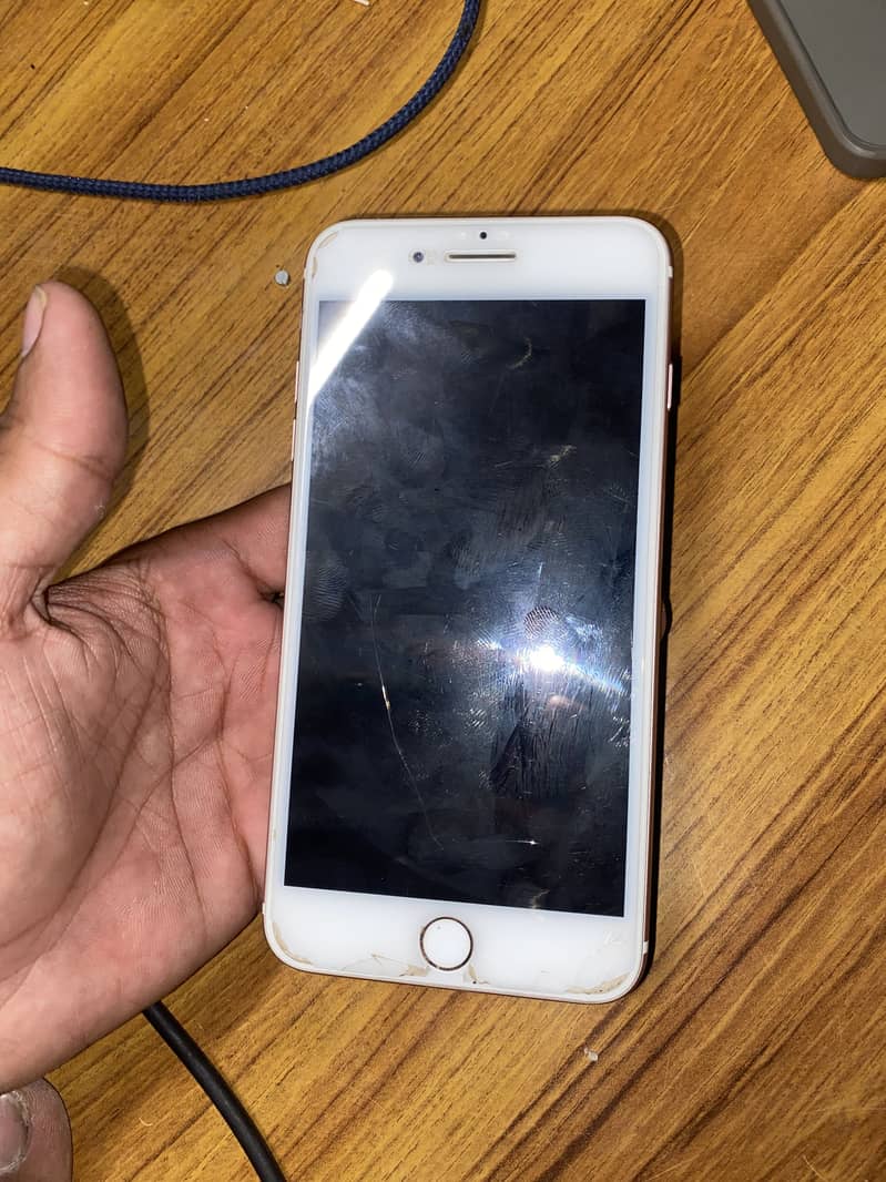Apple iPhone 7 Plus 5