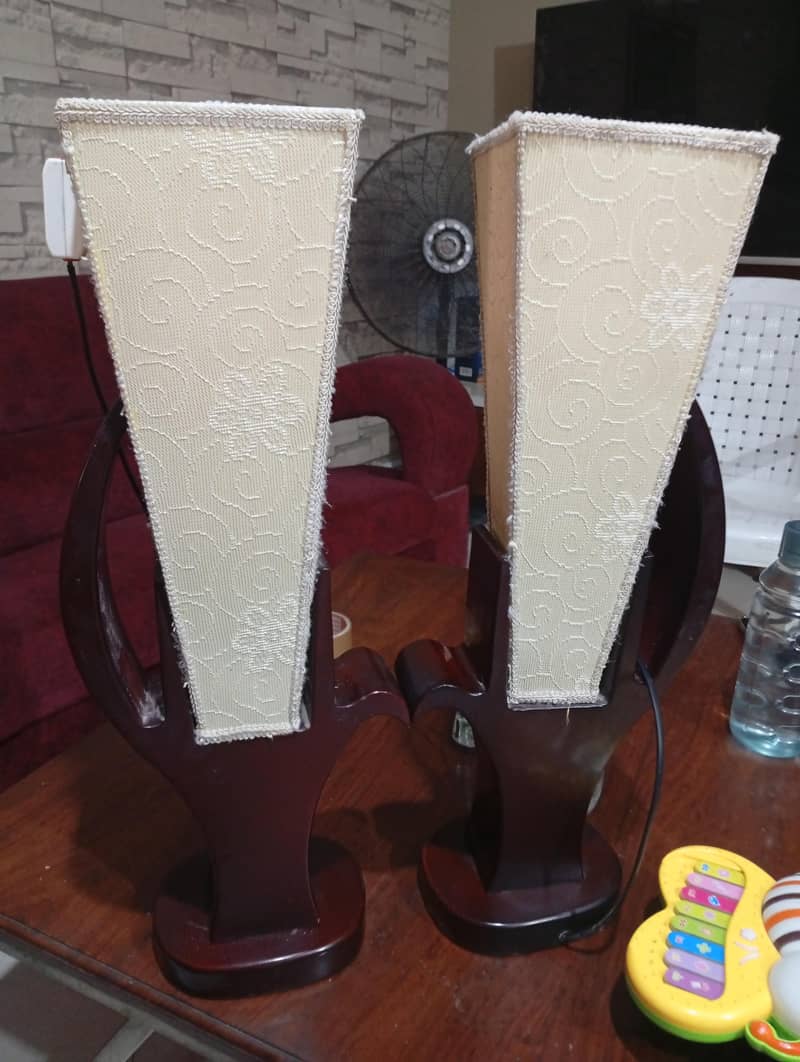 TABLE LAMP DECENT DESIGN QUALITY 2