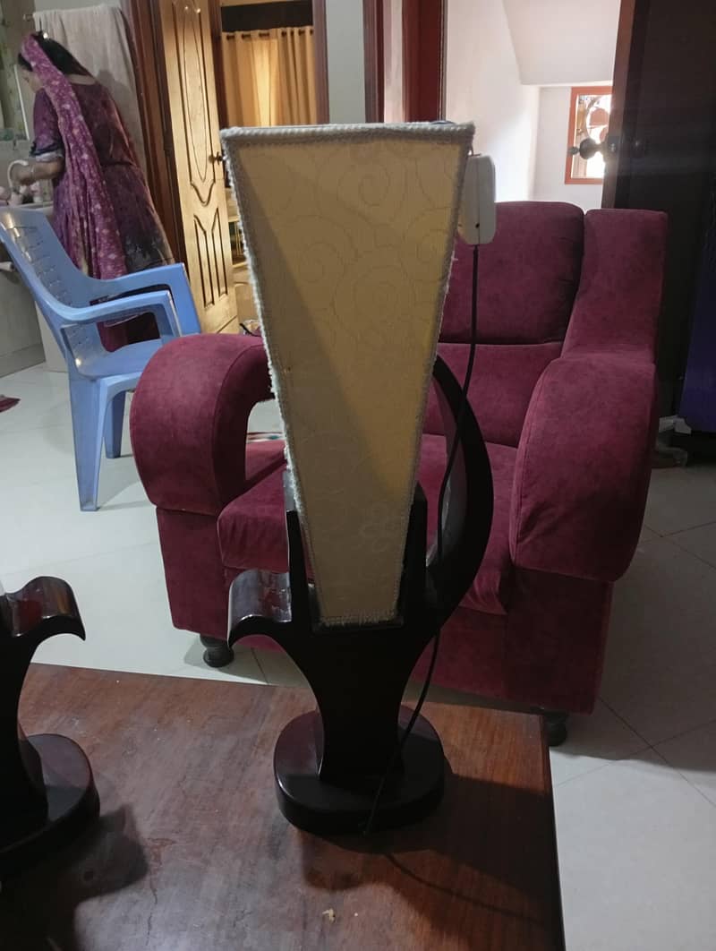 TABLE LAMP DECENT DESIGN QUALITY 3