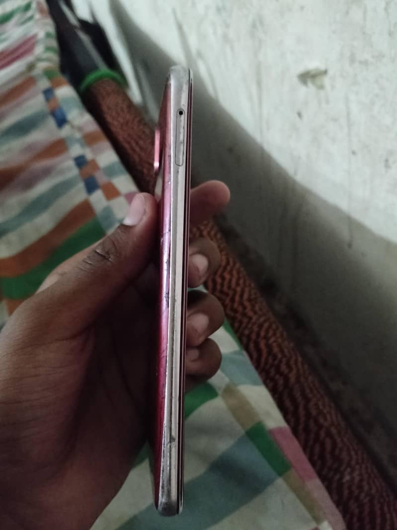 Sharp Aquos R2 2