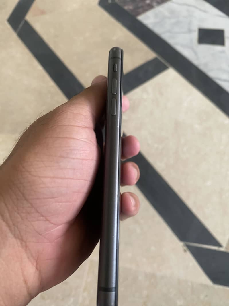 Apple iPhone 11 5