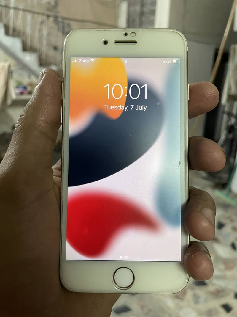 Apple iPhone 7 0