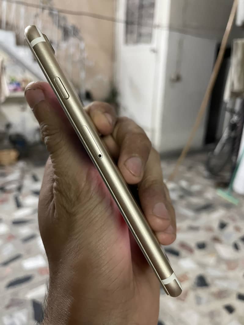 Apple iPhone 7 1