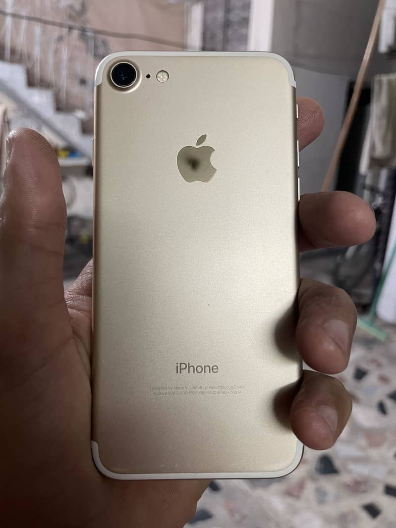 Apple iPhone 7 2