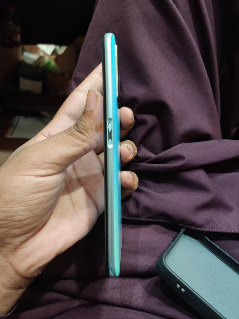 OPPO A76 3