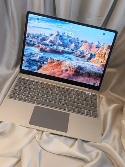 Microsoft Surface Laptop Go Core i5 10th gen 8gb Ram 256 SSD