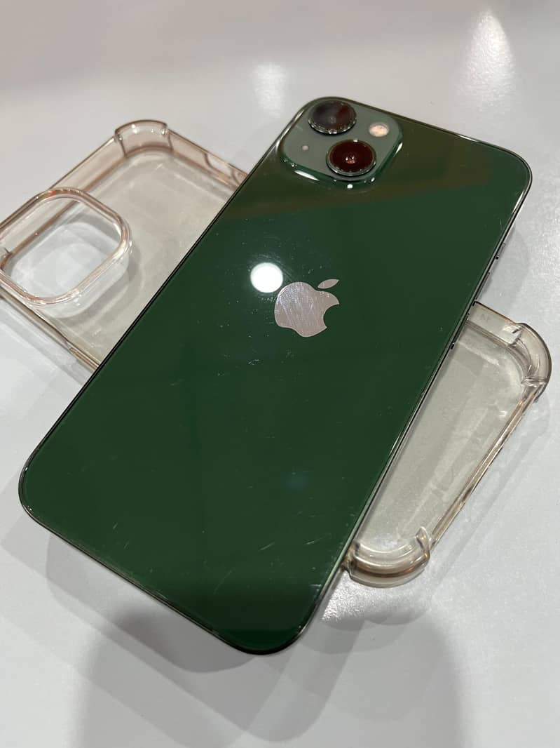 Apple iPhone 13 0