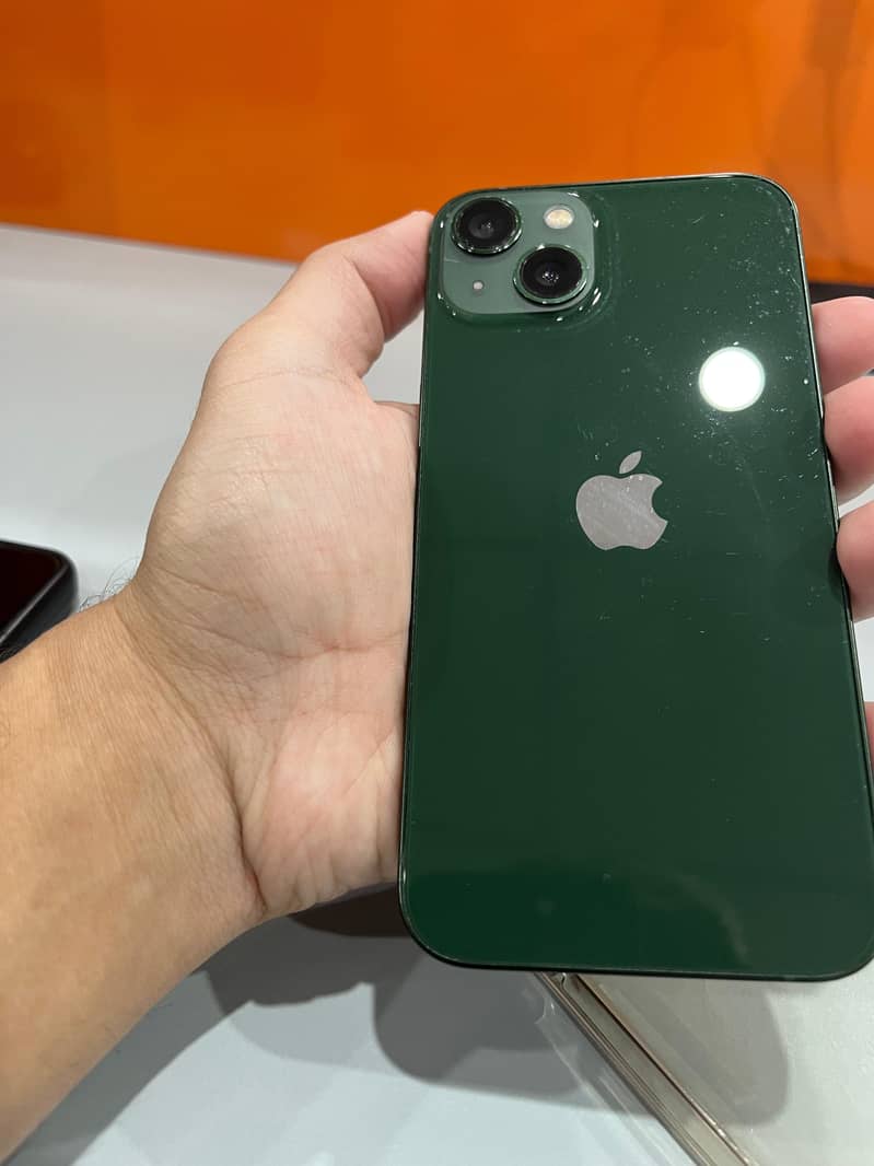Apple iPhone 13 2