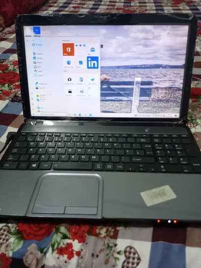 Toshiba 320 GB storage and 4 ram